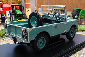 MCG18180 MODEL CAR GROUP 1:18 SCALE LAND ROVER SERIES 1 OPEN TOP IN LIGHT GREEN