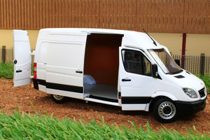 Mm1905-01 Marge Models Mercedes Sprinter Van In White Tractors And Machinery (1:32 Scale)