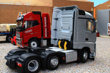Load image into Gallery viewer, MM1908-03 Mercedes-Benz Actros Streamspace 6x2 in Silver