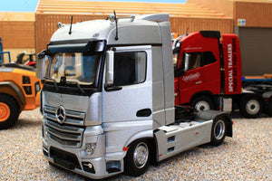 Mm1909-03 Mercedes-Benz Actros Bigspace 4X2 In Silver Tractors And Machinery (1:32 Scale)