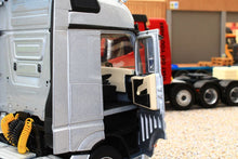 Load image into Gallery viewer, Mm1909-03 Mercedes-Benz Actros Bigspace 4X2 In Silver Tractors And Machinery (1:32 Scale)