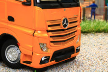 Load image into Gallery viewer, MM1912-05 MARGE MODELS MERCEDES BENZ ACTROS GIGASPACE 6 X 2 IN YELLOW