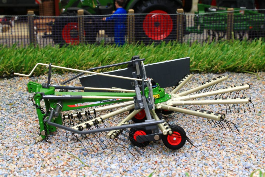 MARGE MODELS, Andaineur FENDT Former 456, échelle 1/32 MARGE MODELS, Andaineur FENDT Former 456, échelle 1/32