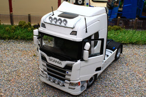 MM2014-01 Marge Models Scania R500 Lorry 4x2 in White