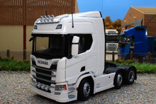 Load image into Gallery viewer, MM2015-01 Marge Models Scania R500 Lorry 6x2 in White