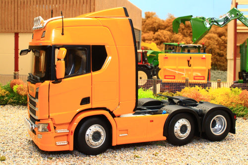 MM2015-04 Marge Models Scania R500 6 x 2 Lorry in Yellow
