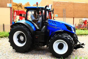 MM2115 Marge Models New Holland T7.315 HD Blue 4WD Tractor