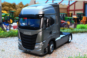 MM2231-02 Marge Models Iveco S-Way Lorry Tractor Unit 4x2 in Dark Grey