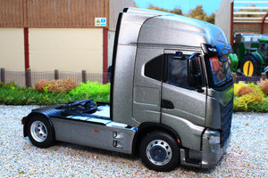 MM2231-02 Marge Models Iveco S-Way Lorry Tractor Unit 4x2 in Dark Grey