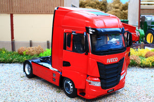 MM2231-03 Marge Models Iveco S-Way Lorry Tractor Unit 4x2 in Red