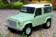 Load image into Gallery viewer, NOV845106 Norev 1:43 Scale Land Rover Defender 90 Green &amp; White 1995