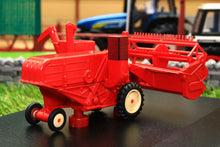 Load image into Gallery viewer, Oxf76Chv001 Oxford Die Cast Combine Harvester In Red (1:76 Scale) Tractors And Machinery Scale)