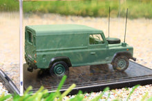 Load image into Gallery viewer, OXF76DEF003 Oxford Diecast 176 Scale Land Rover Defender Military Green