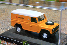 Load image into Gallery viewer, OXF76DEF007 Oxford Die Cast 1:76 Scale Land Rover Defender - British Rail