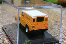 Load image into Gallery viewer, OXF76DEF007 Oxford Die Cast 1:76 Scale Land Rover Defender - British Rail