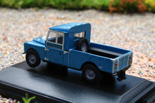 Load image into Gallery viewer, OXF76LAN1109002 Land Rover Series I 109 Open Blue