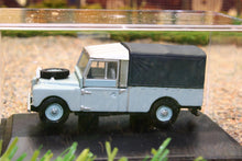 Load image into Gallery viewer, OXF76LAN1109006 Oxford Diecast Land Rover S1 109 RUC Canvas Back