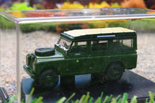 Load image into Gallery viewer, OXF76LAN2007 Oxford Diecast 1:76 Scale Land Rover Series II LWB Station Wagon 44t