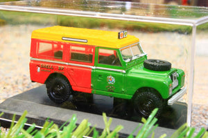 OXF76LAN2013 Oxford Diecast 176 Scale Land Rover S2 SW in Shell BP Livery