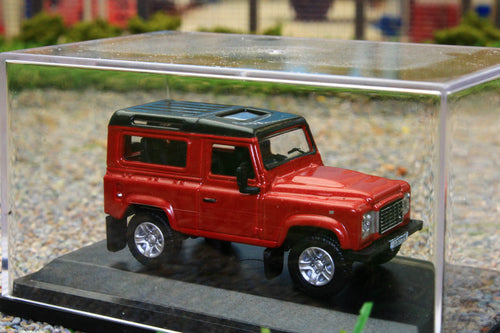OXF76LRDF004 OXFORD DIECAST 176 SCALE Land Rover Defender 90 SW Firenze Red and Santori Black