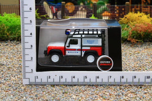 OXF76LRDF011 Oxford Diecast 1:76 Scale Land Rover Defender 90 Station Wagon Hong Police