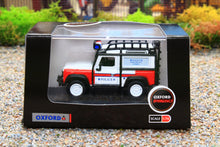 Load image into Gallery viewer, OXF76LRDF011 Oxford Diecast 1:76 Scale Land Rover Defender 90 Station Wagon Hong Police