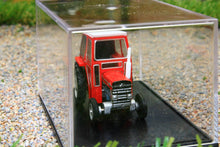 Load image into Gallery viewer, OXF76MF001 OXFORD DIE CAST 1:76 SCALE MASSEY FERGUSON 135 TRACTOR