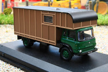 Load image into Gallery viewer, OXF76TK006 OXFORD DIECAST 176 SCALE BEDFORD TK HORSEBOX LORRY