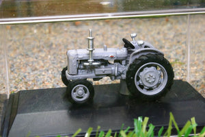 OXF76TRAC004 OXFORD DIE CAST 176 SCALE FORDSON TRACTOR IN GREY