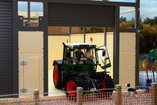 Load image into Gallery viewer, Pb14 Pro Build Grain Storage Shed Pro-Build Range (1:32 Scale)