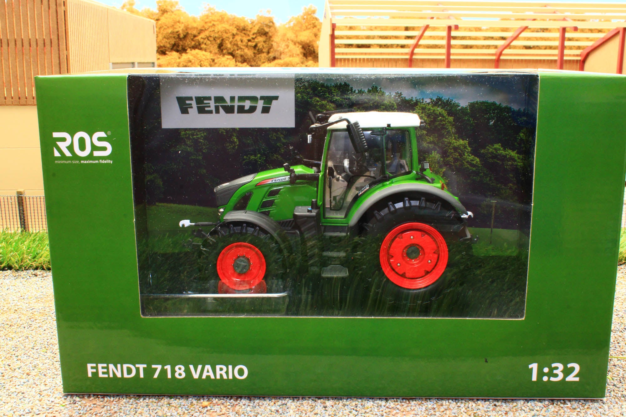 R30185.6 ROS Fendt 718 Vario Tractor – Brushwood Toys