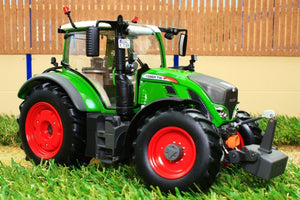 R30185.6 Ros Fendt 718 Vario Tractor - Discontinued Tractors And Machinery (1:32 Scale)
