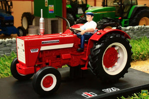 REP031 REPLICAGRI INTERNATIONAL IH 624 TRACTOR WITH DRIVER FIGURE