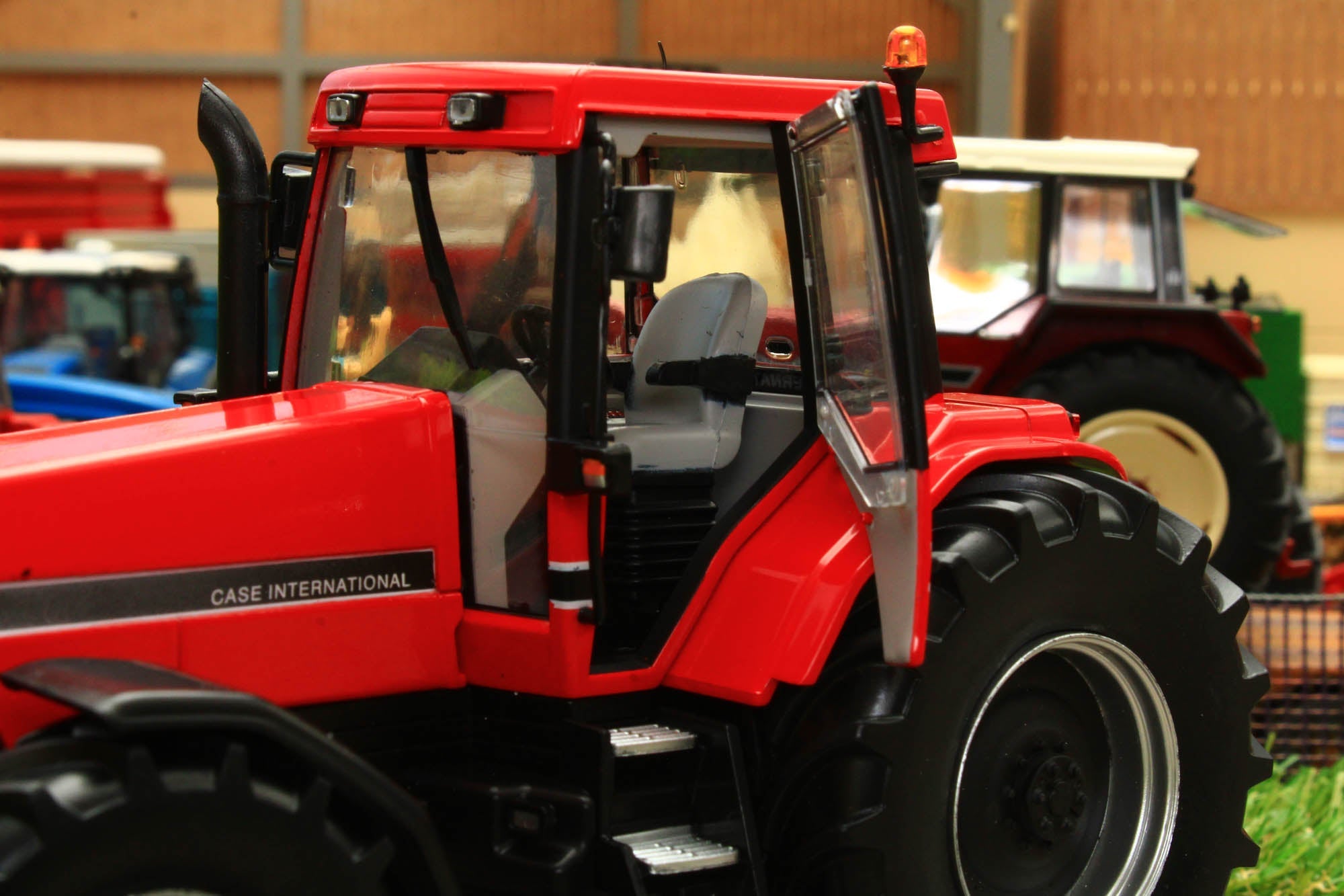 Trattore CASE INTERNATIONAL MAGNUM 7240 – Replicagri Collection Scala 1/32
