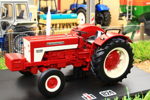 Rep151 Replicagri Ih International 824 2Wd Tractor Without Cab Tractors And Machinery (1:32 Scale)