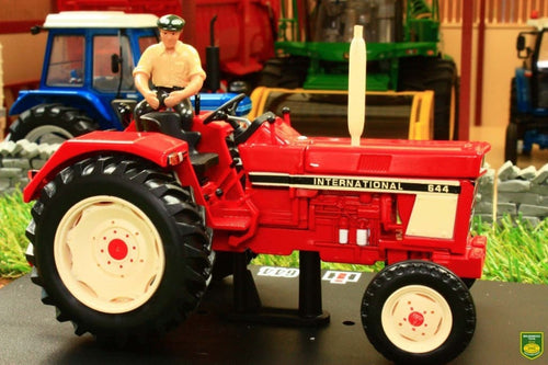 REP159 REPLICAGRI INTERNATIONAL 644 TRACTOR WITH DRIVER FIGURE