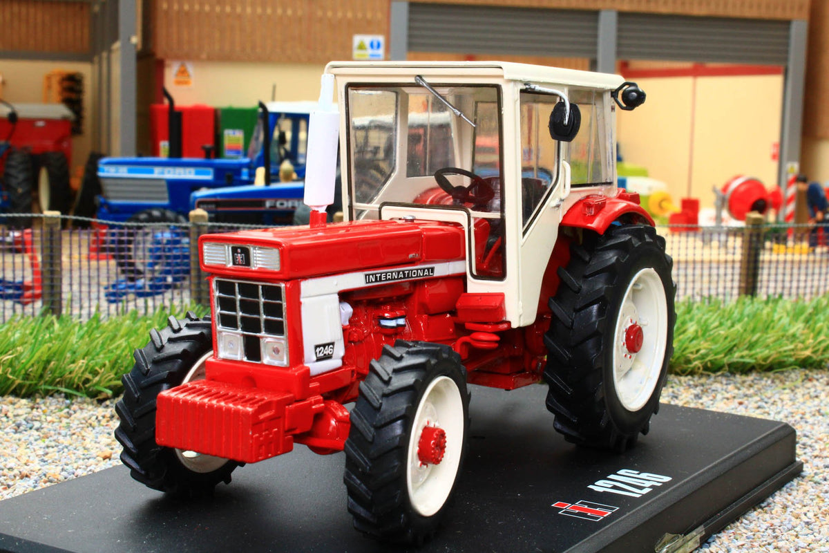 Maquette Tracteur Case IH 1246 - Réplique Replicagri échelle 1/32 - Neuf