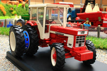 Load image into Gallery viewer, REP208 REPLICAGRI INTERNATIONAL IH 946 4WD TRACTOR WITH DETACHABLE REAR DUALS