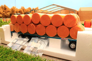 REP233 REPLICAGRI MAUPU FLAT BED TRAILER WITH 30 ROUND BALES