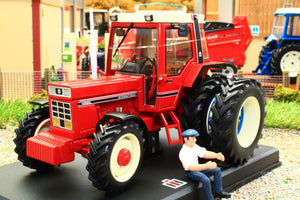 REPMRACA21 REPLICAGRI INTERNATIONAL 1056 XL 4WD TRACTOR WITH REMOVABLE DUALS AND DRIVER CHARTRES SHOW SPECIAL LIMITED EDITION