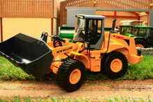 Load image into Gallery viewer, R00173 Ros New Holland W190 Wheeled Loader Tractors And Machinery (1:32 Scale)