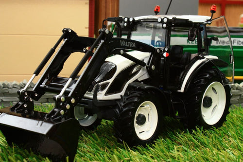 R30154.2 Ros Valtra A104 Tractor In White With Front Loader Tractors And Machinery (1:32 Scale)