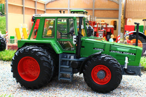 SCH07814 SHUCO FENDT 626 LSA 4WD TRACTOR WITH DUAL REAR WHEELS