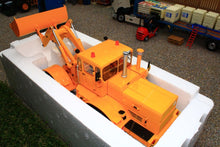 Load image into Gallery viewer, SHU07709 SCHUCO KIROVETS K-700 M LOADING MACHINE IN YELLOW