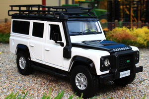 TAY32105011 Tayumo 1:32 Scale Land Rover Defender 110 4x4 in Fuji White