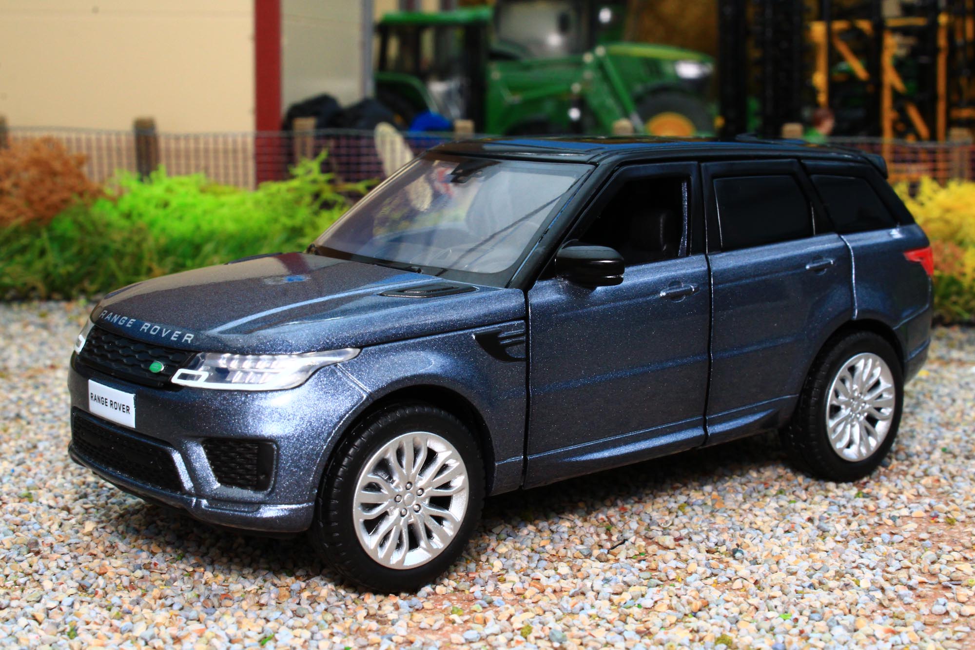 TAY32105016 Tayumo 1:32 Scale Range Rover Sport 4x4 in Stornoway Grey ...