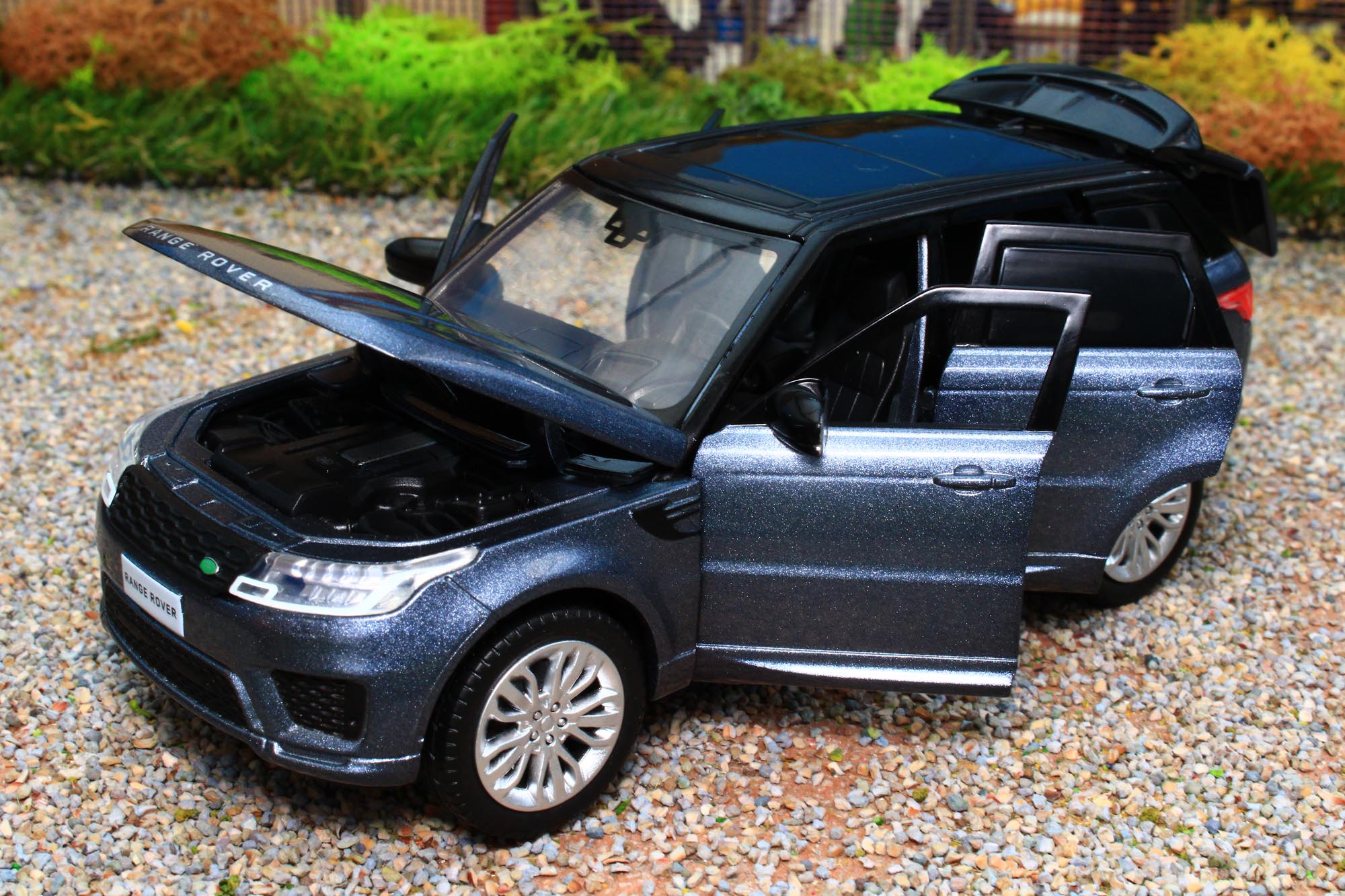 TAY32105016 Tayumo 1:32 Scale Range Rover Sport 4x4 in Stornoway Grey ...