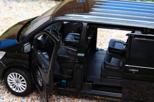 TAY32135022 Tayumo 1:32 Scale VW Transporter Multivan T6 in Black