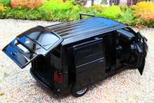 Load image into Gallery viewer, TAY32135022 Tayumo 1:32 Scale VW Transporter Multivan T6 in Black