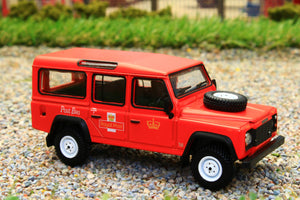 TSMMGT00152R MINI GT MODELS 1:64 SCALE Land Rover Defender 110 UK Royal Mail Post Bus